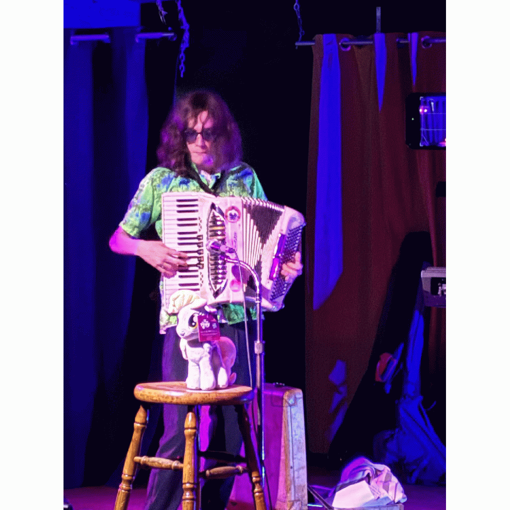 HollyNelson full image