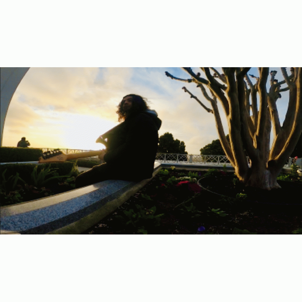 Izzyee full image