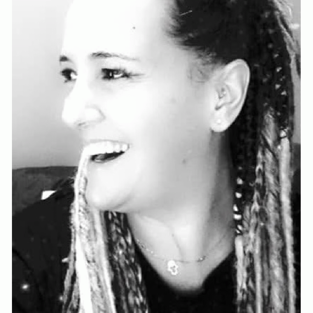 KirstyJ2108 full image