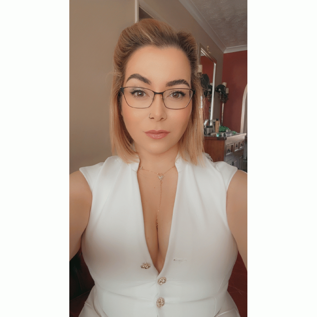 Lauren full image