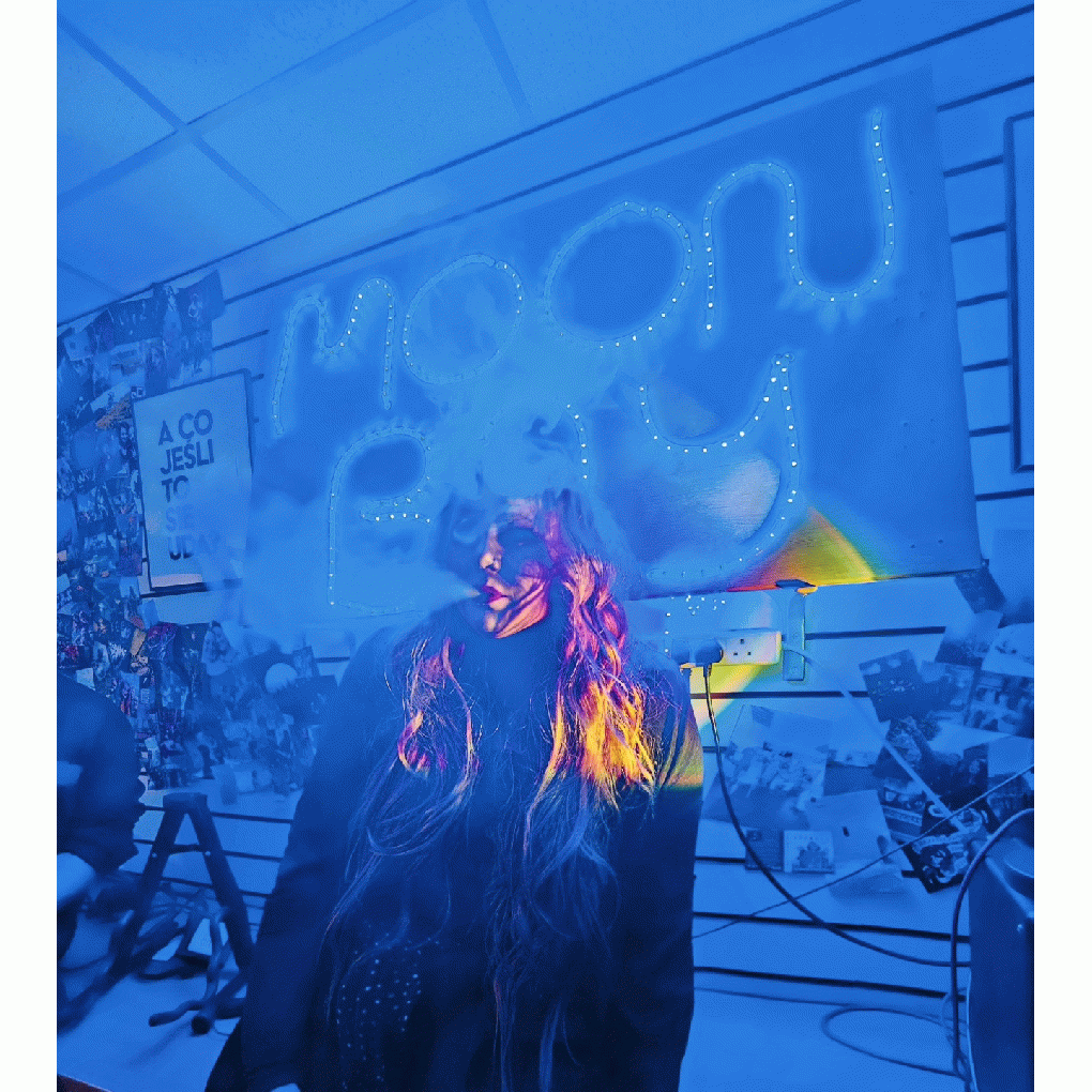 MoonBayUK full image